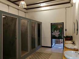 Lao Huk Bed and Cafe - Hostel