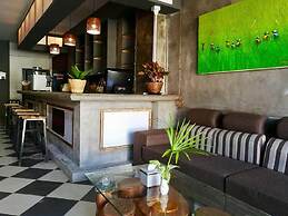 Lao Huk Bed and Cafe - Hostel