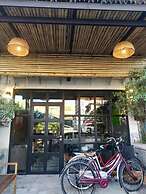 Lao Huk Bed and Cafe - Hostel