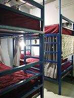 Lao Huk Bed and Cafe - Hostel