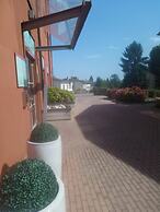 Vista Hotel & Residence