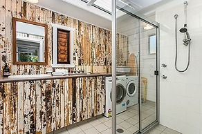 Your Luxury Escape - White Oak