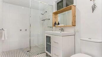 Your Luxury Escape - White Oak