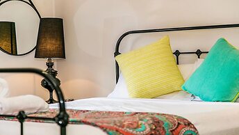 Your Luxury Escape - Bungalow 8