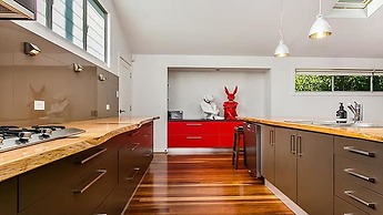 Your Luxury Escape - Red Bohemian