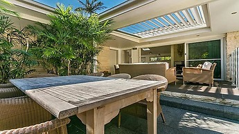 Your Luxury Escape - Red Bohemian