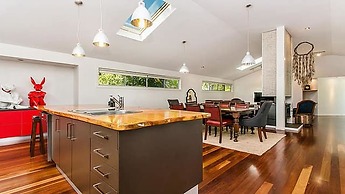 Your Luxury Escape - Red Bohemian