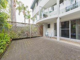 9 Cirrus at Fingal Bay