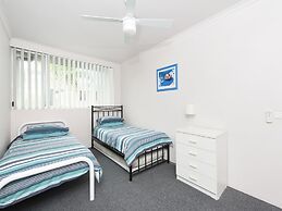 9 Cirrus at Fingal Bay