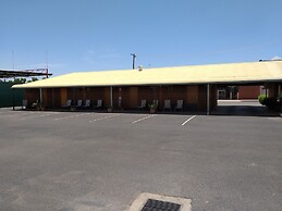 Country Mile Motor Inn