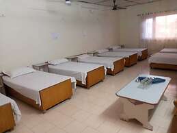 Pops Hotel & Restaurant