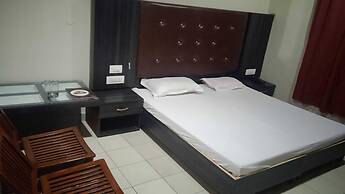 Pops Hotel & Restaurant