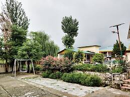 Pops Hotel & Restaurant