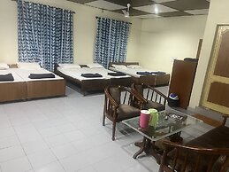 Pops Hotel & Restaurant