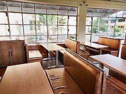 Pops Hotel & Restaurant