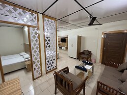 Pops Hotel & Restaurant