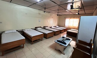 Pops Hotel & Restaurant