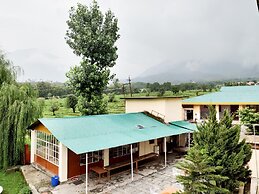 Pops Hotel & Restaurant