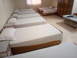 Pops Hotel & Restaurant