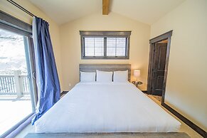 Alders 24 Outpost Dr