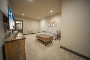 Alders 24 Outpost Dr