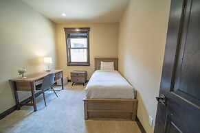 Alders 24 Outpost Dr