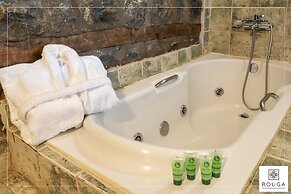 Rouga Mountain Boutique Suites & Spa