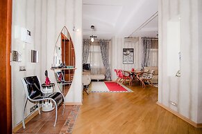 ApartExpo on Kutuzovsky 35-30