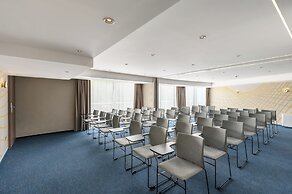 Kenese Bay Garden Resort & Conference Hotel