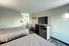 Super 8 by Wyndham Sulphur South