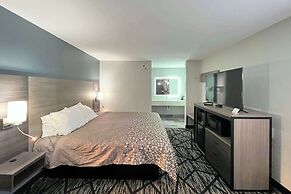 Super 8 by Wyndham Sulphur South