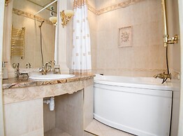 ApartExpo on Pobedy Square 1B