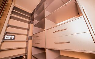 ApartExpo on Kutuzovskiy 26 Apartment