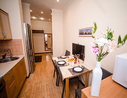 ApartExpo on Kutuzovskiy 26 Apartment