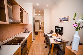 ApartExpo on Kutuzovskiy 26 Apartment