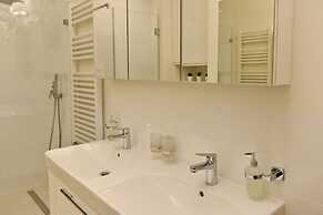 La Gioia Elegant Spacious Apartment