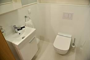 La Gioia Elegant Spacious Apartment