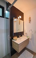 The City 1309 N