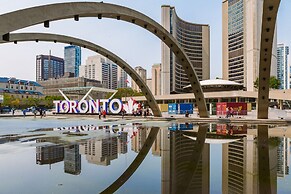 QuickStay - Elegant & Modern Condo, CN Tower Views