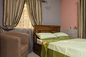 Graceland Inn & Garden