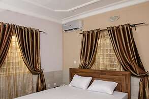 Graceland Inn & Garden