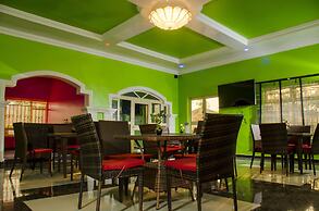 Graceland Inn & Garden