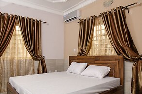 Graceland Inn & Garden