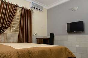 Graceland Inn & Garden