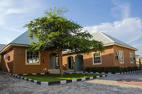 Graceland Inn & Garden