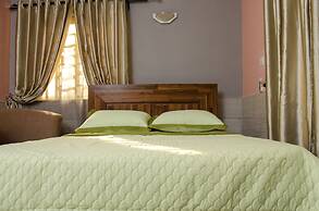 Graceland Inn & Garden