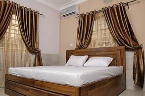 Graceland Inn & Garden