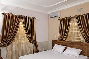 Graceland Inn & Garden