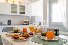 Lena’s Beach House by HelloVacations