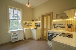 Steele Point Cottage